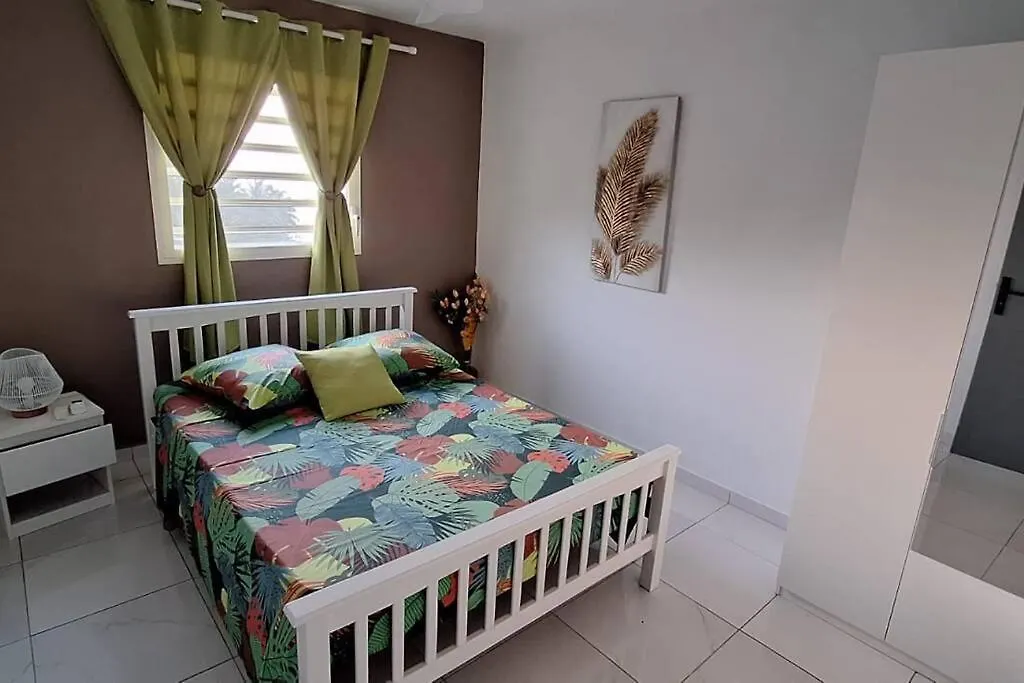Serenite En Bord De Mer Deshaies Apartman